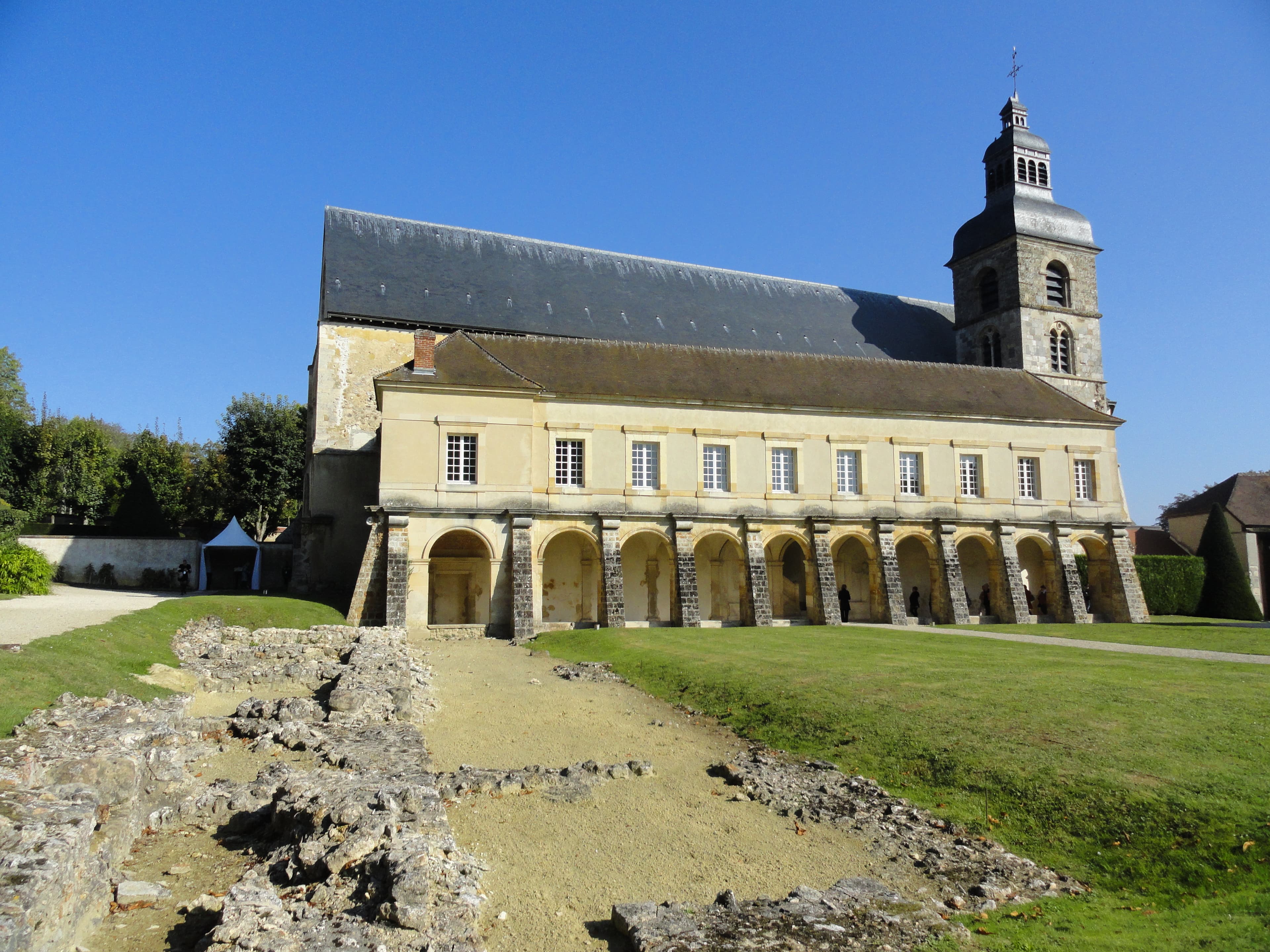 Hautvillers - Dom Pérignon Abbey - Paris private tour stop