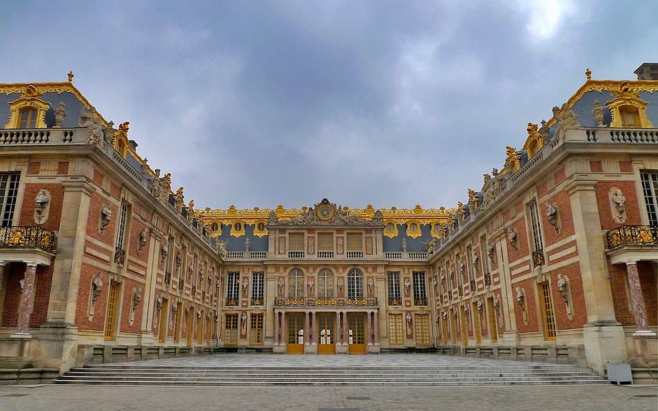 Palace of Versailles façade and Giverny gardens combined day trip
