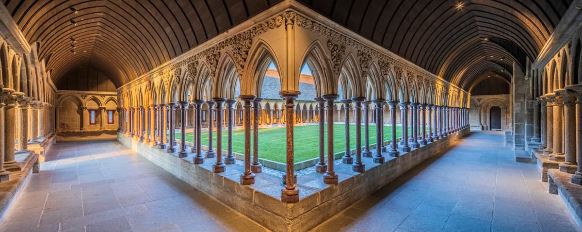 Guided tour inside the cloisters of Mont-Saint-Michel abbey