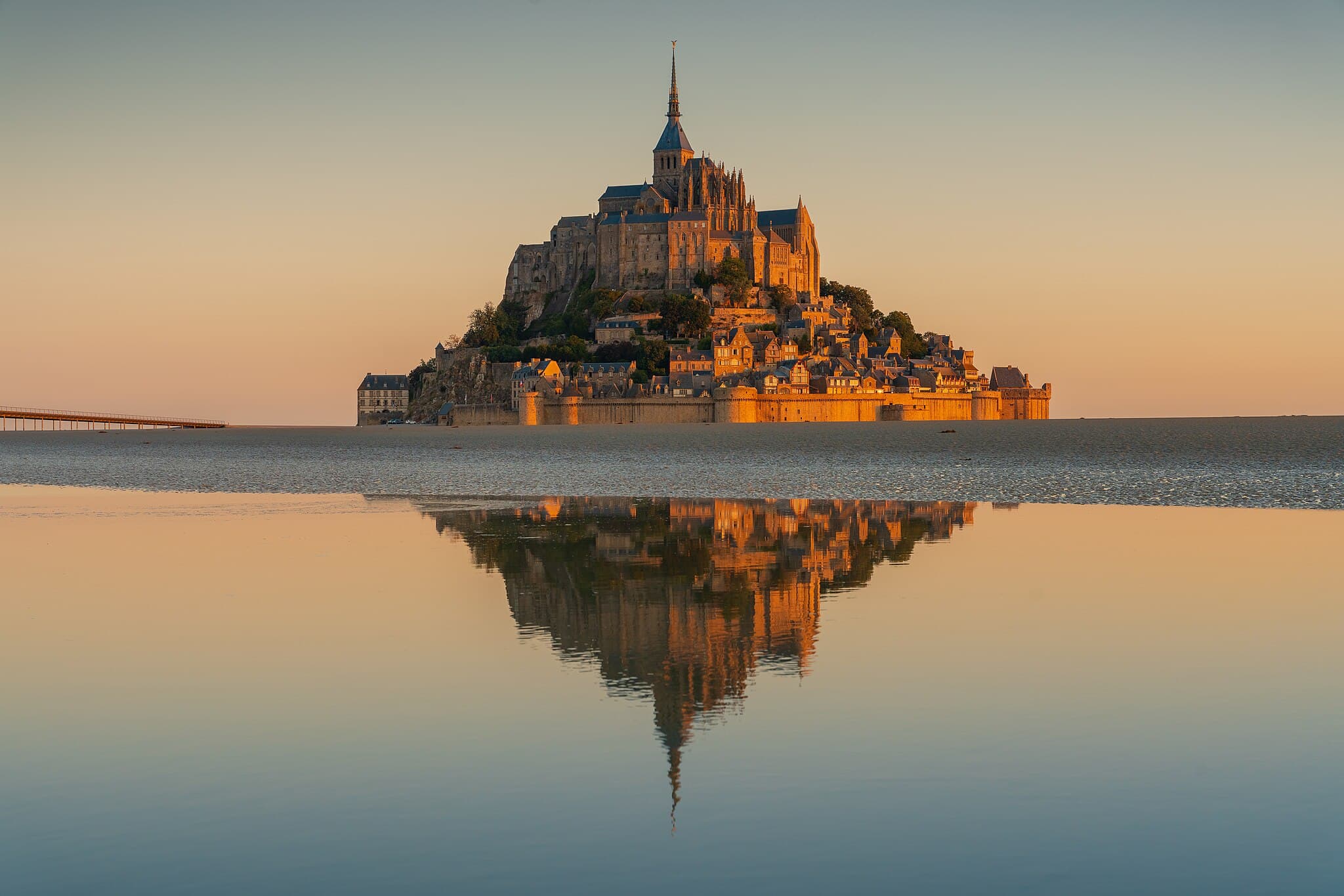 Private Mont-Saint-Michel tour by car with Samantha Travels