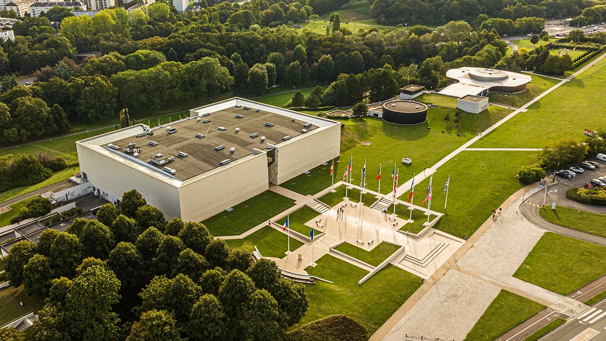Caen Memorial Museum - Paris private tour stop
