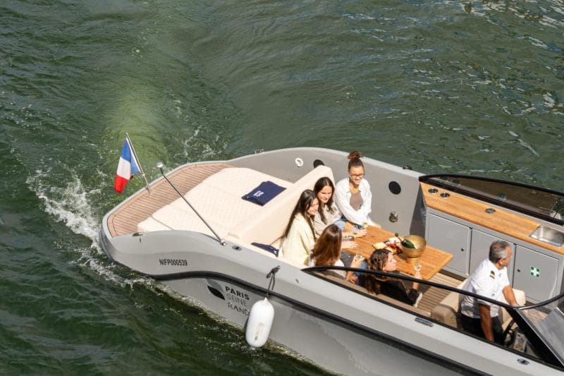 Private Seine Boat - Paris tour add-on